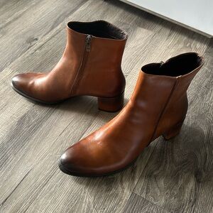 Size 11 size 42 Ecco brown leather boots. 2 inch heel. Never worn ankle boot.